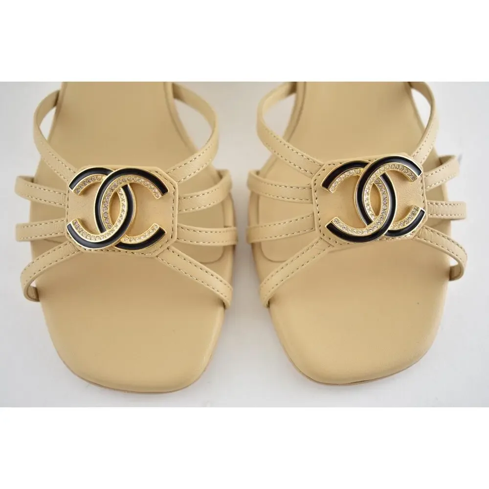 CHANEL 25p beige